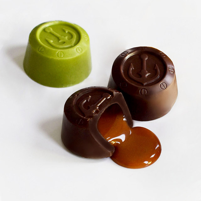 濃厚なめらか♪一口サイズのボンボンショコラ一粒にチョコレートたっぷり♪トロ~リとろけ出すキャラメル、フルーティなフランボワーズ、奥深い甘みを楽しむ抹茶が入った3種のボンボンショコラアソート。